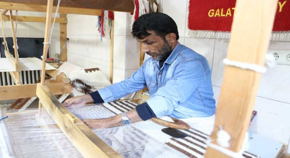 Siirtte tiftik battaniyesi üniversite eliyle yaşatılıyor