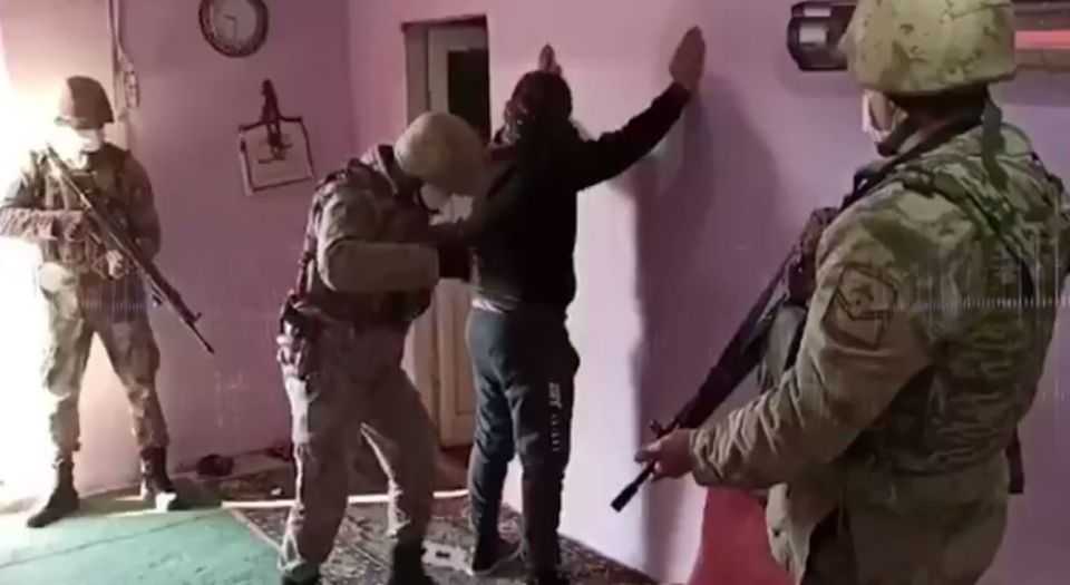 Mardinde terör örgütü üyesi 12 kişi yakalandı