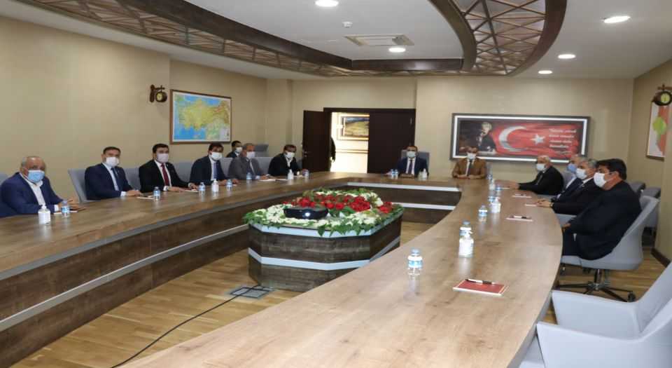 Siirtte İl Genel Meclis üyelerinden Vali Hacıbektaşoğluna ziyaret