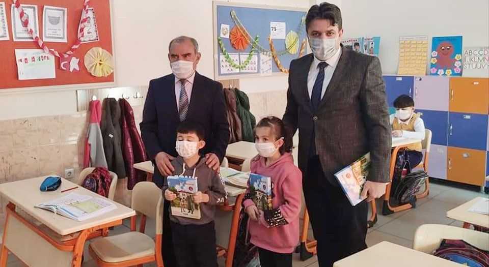 Kırşehir Mucurda Ahi Çocuklar kitaplarına kavuştu