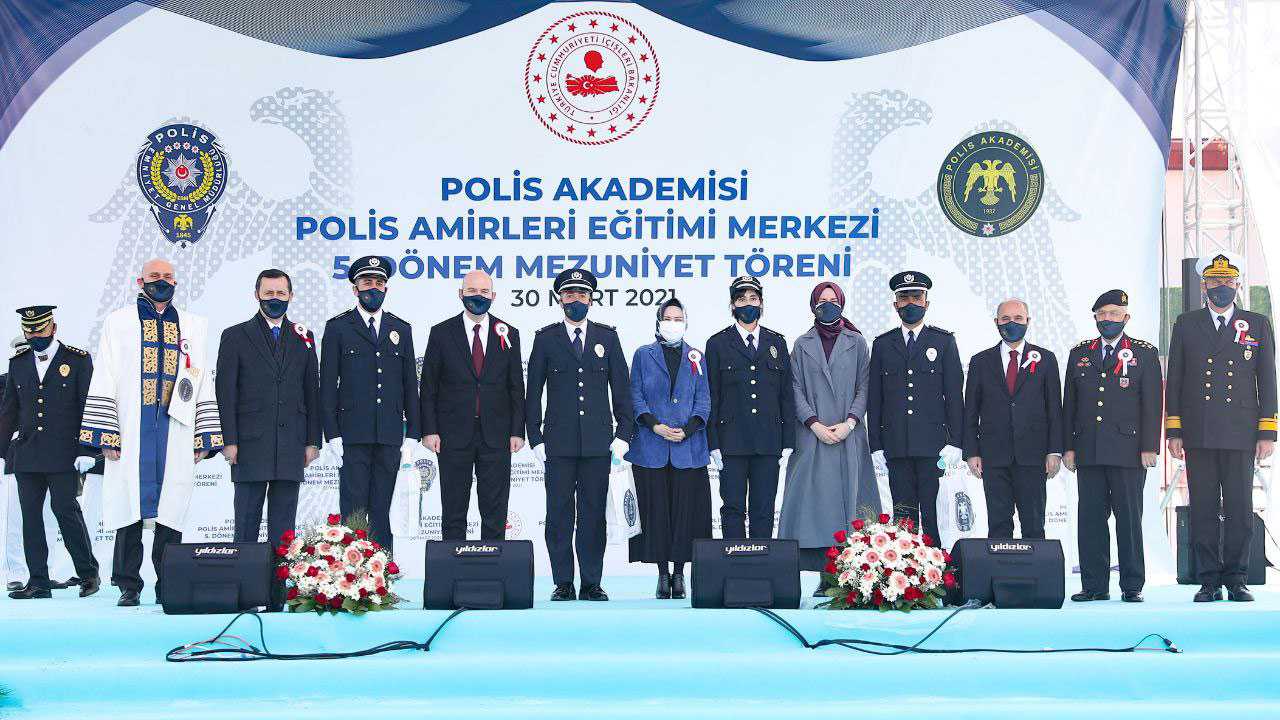 Polis Akademisinde 5. dönem mezunlar yemin etti