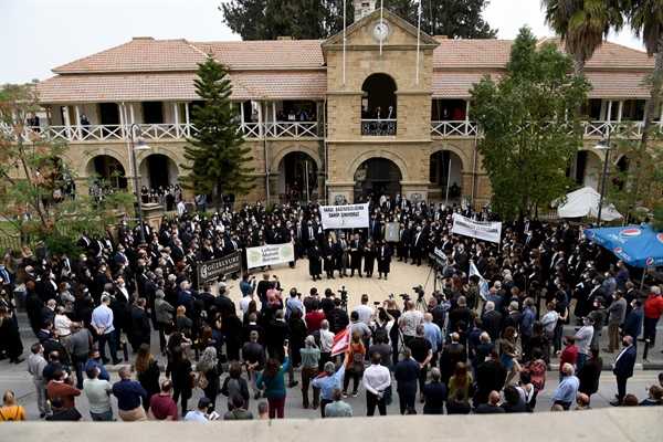 Kıbrısta avukatlar eylemde