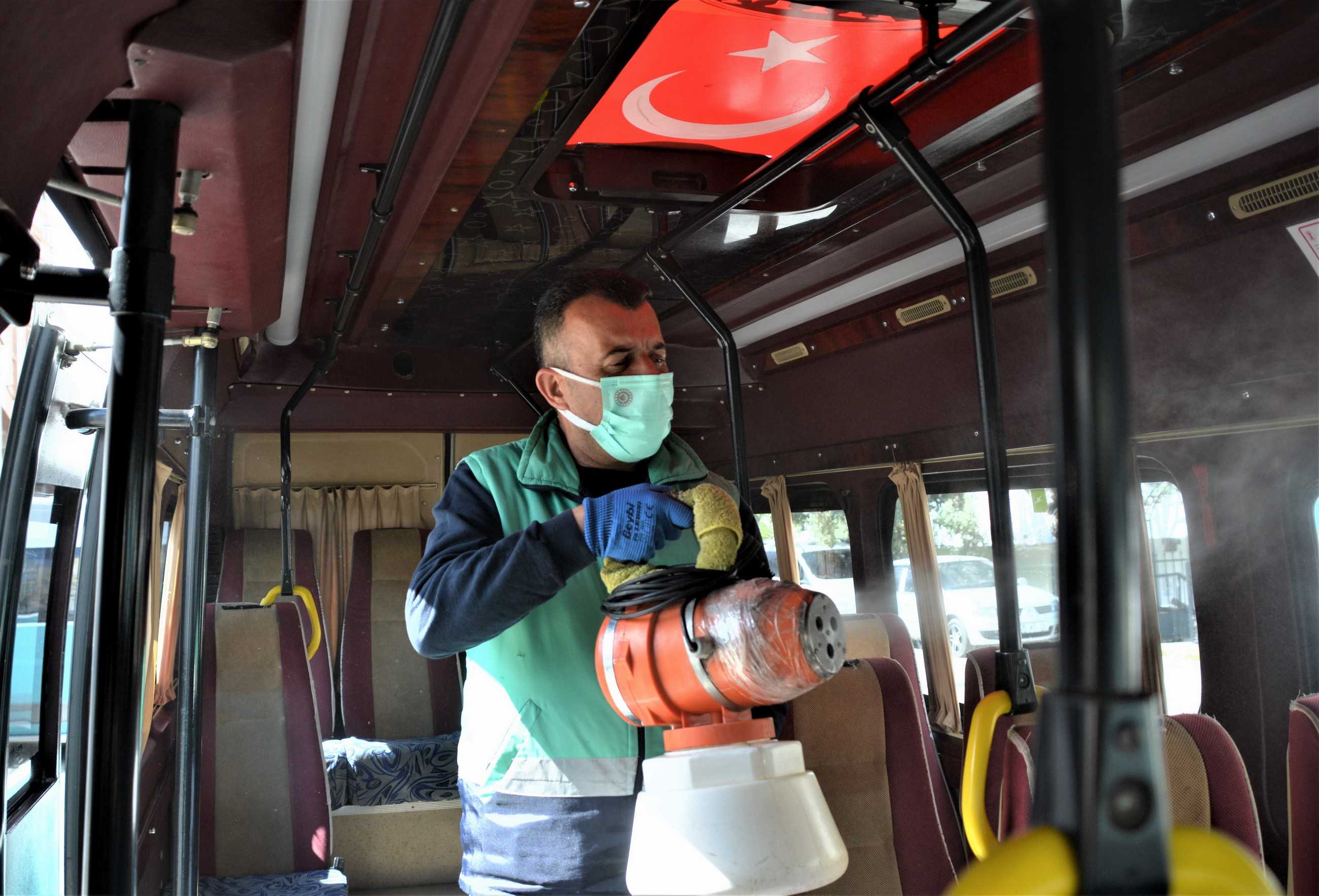 İzmir Aliağada dezenfekte çalışmaları sürüyor