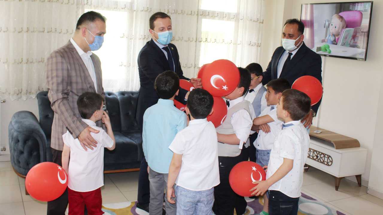 AK Parti Milletvekili Kılıç, Bursada yurt çocuklarını ziyaret etti