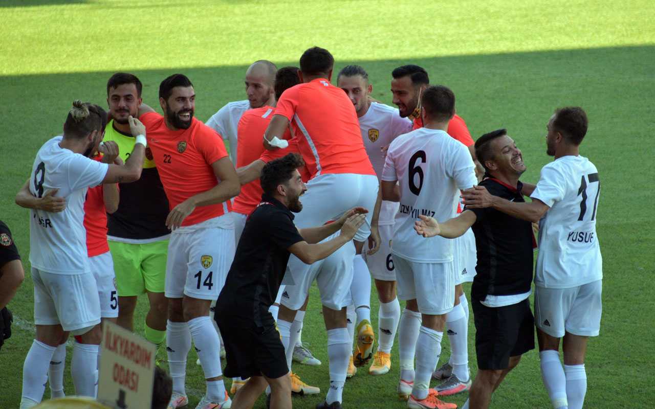 İzmir Aliağaspor FK, yarı finalde