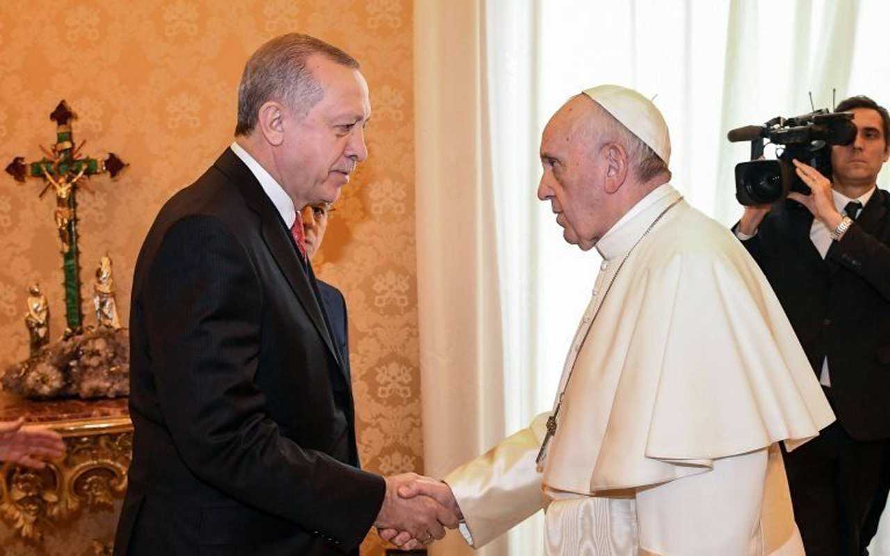 Cumhurbaşkanı Erdoğan’dan Papa’ya ‘geçmiş olsun’ mesajı