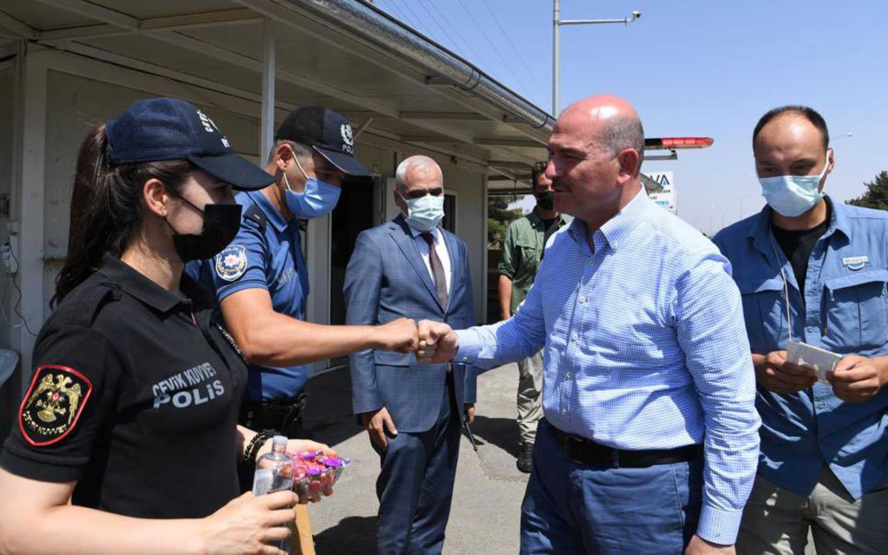Bakan Soylu, Kilis’te uygulama noktasında polislerle bayramlaştı