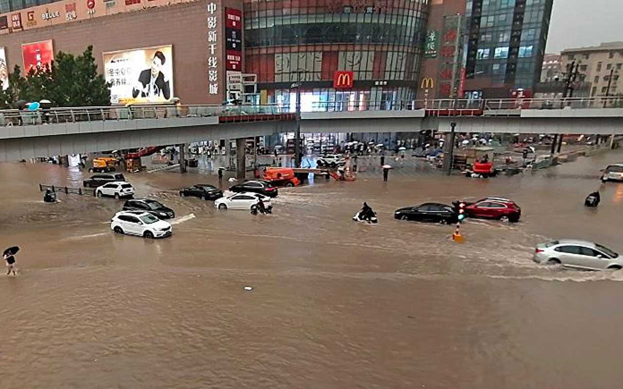 Çin’de sel felaketi: 12 ölü!
