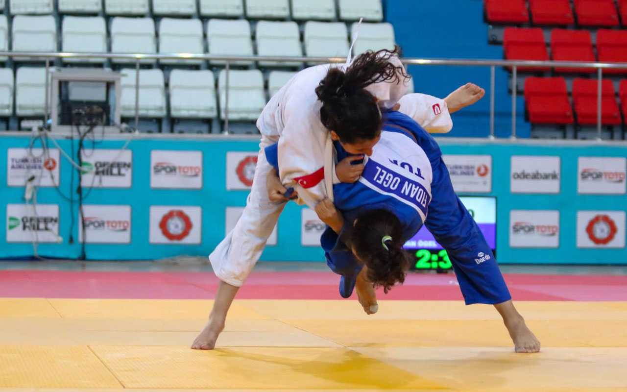 Manisalı 2 judocu Avrupa yolcusu