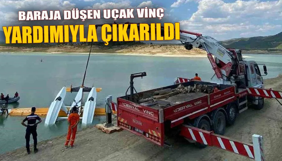 Baraja düşen uçak vinç yardımıyla çıkarıldı