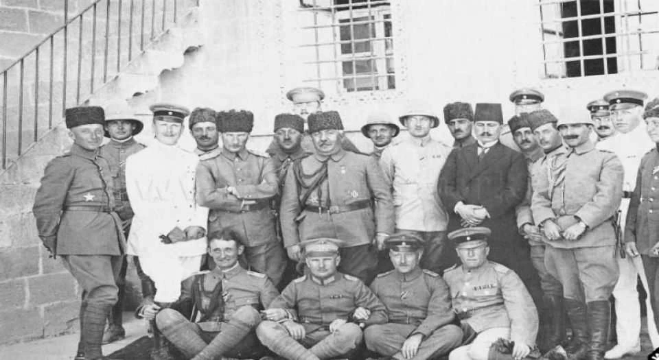 Atatürkün konakladığı konak kaderine terk edildi