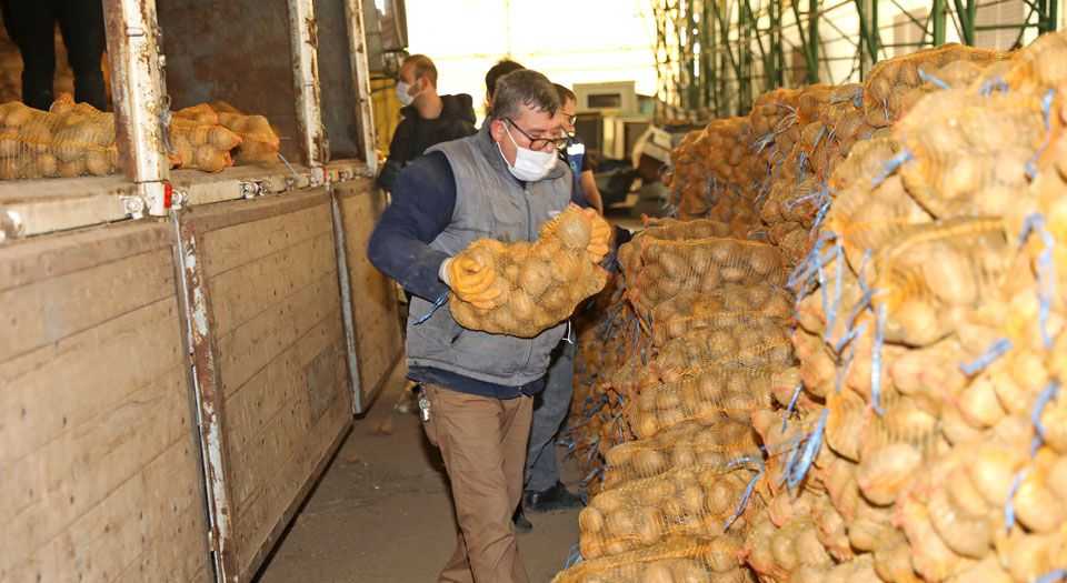 Afyonkarahisarın patatesleri Mudanyada ihtiyaç sahiplerine