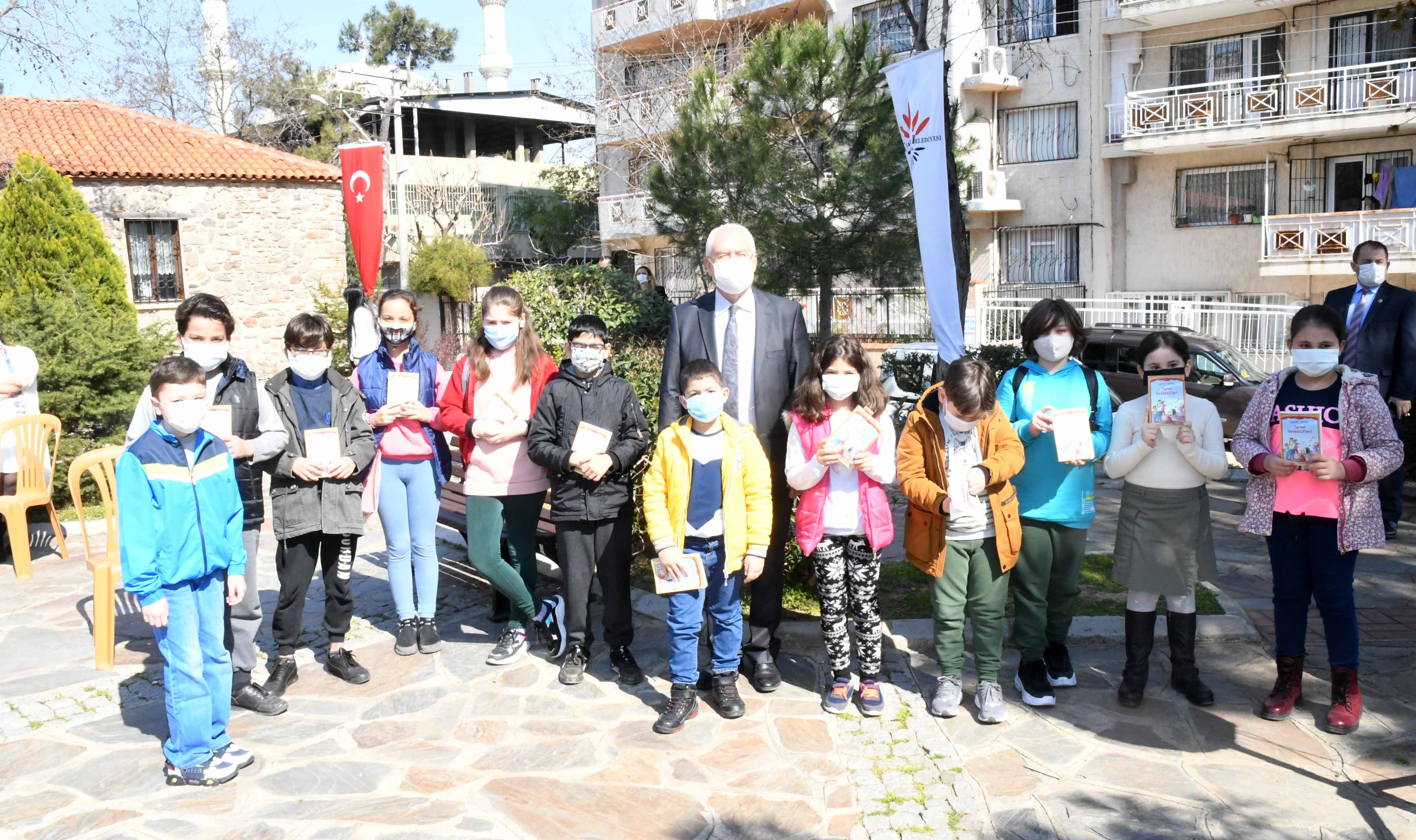 İzmir Karabağlarda Kütüphaneler Haftası kutlandı