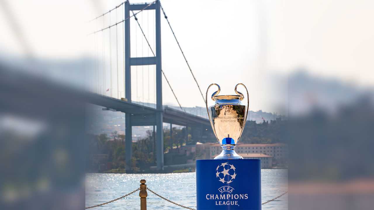 UEFA Kupası İstanbula geldi