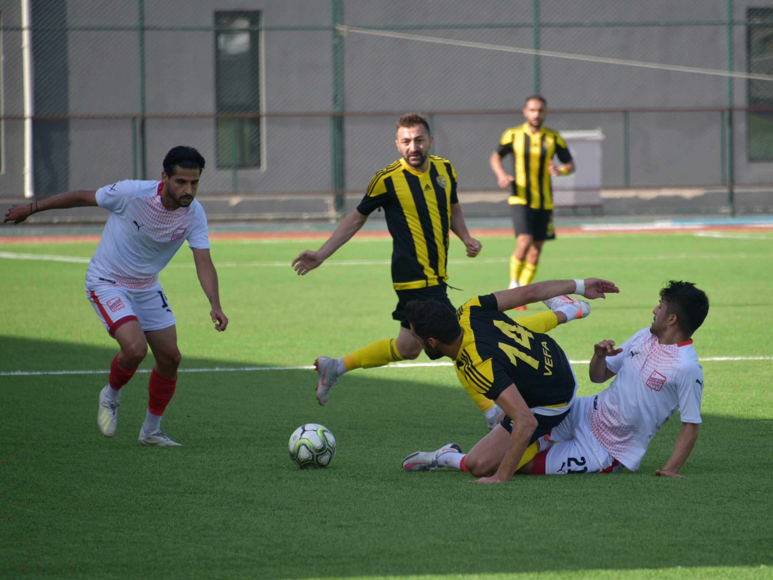 Aliağaspor hazırlık maçında rahat kazandı