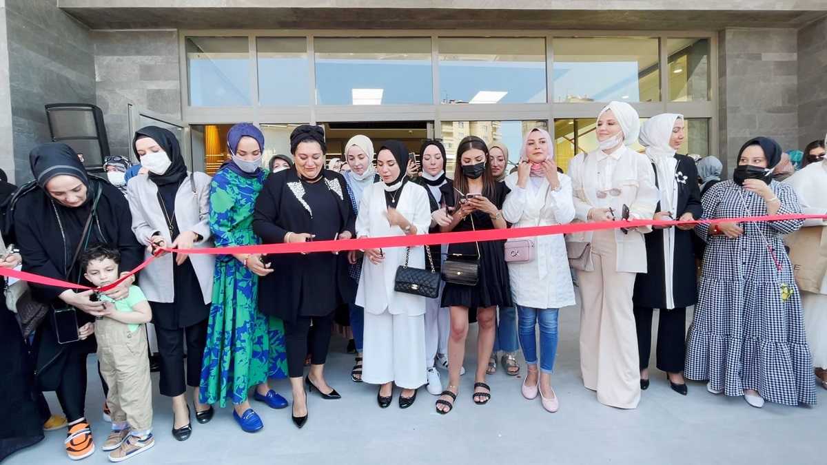 Dünyanın ikinci kadın temalı AVM’si açıldı