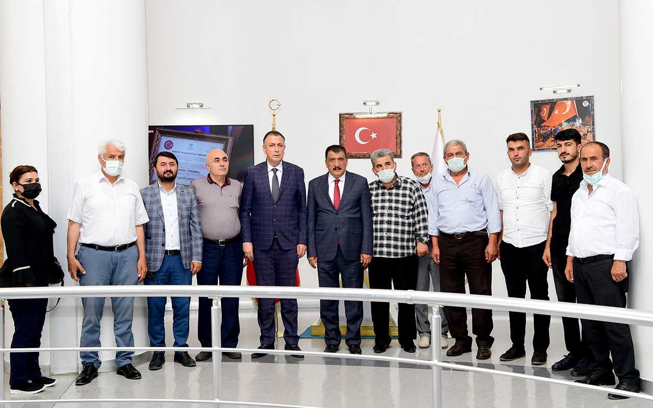 Malatya’da AK Parti yerel yönetimlerden Başkan Gürkan’a ziyaret