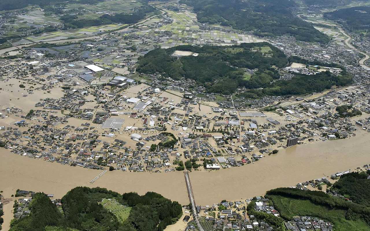 Japonya’da heyelan: 20 kişi kayıp