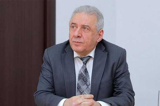 Ermenistan’da Savunma Bakanı istifa etti
