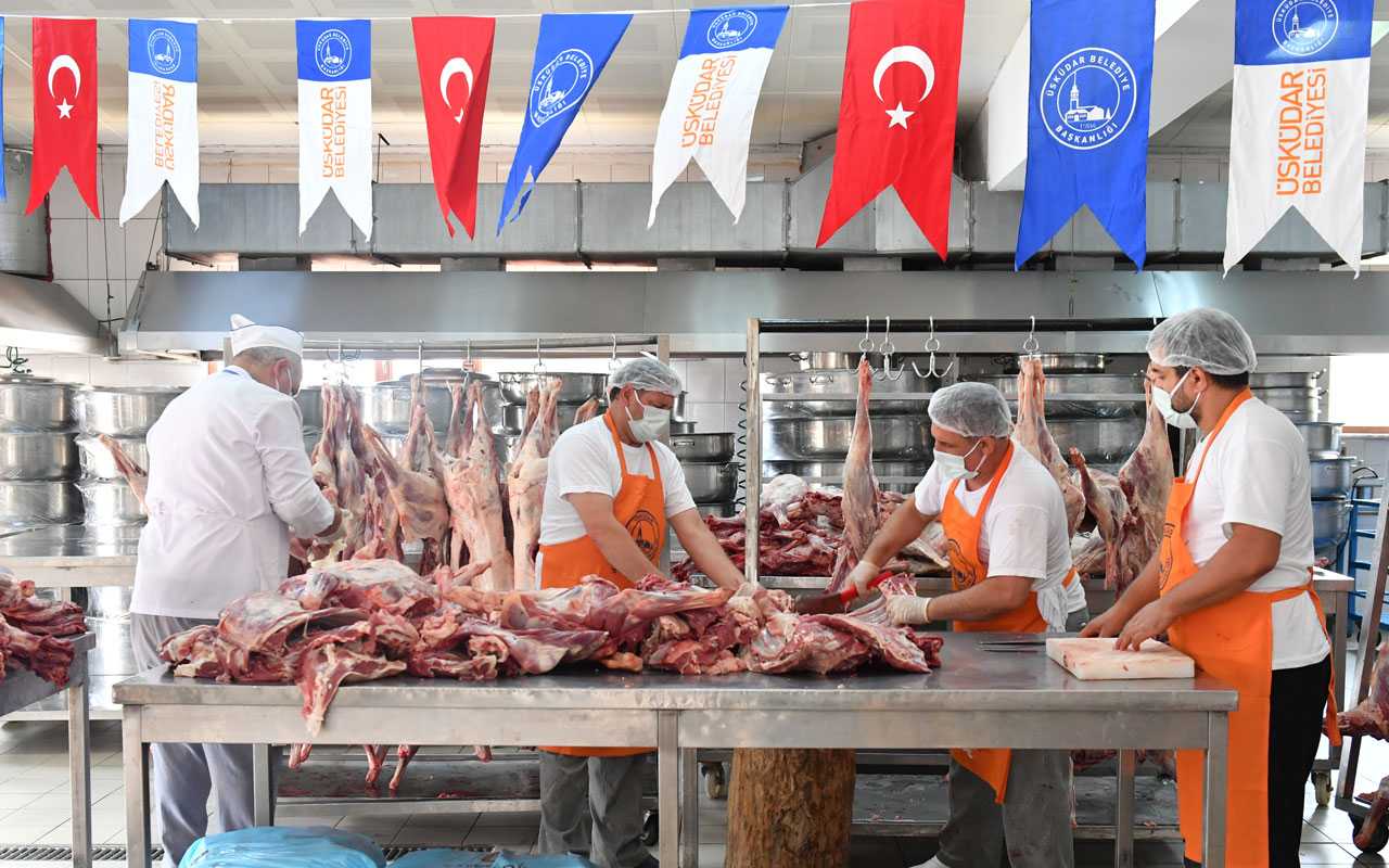 İstanbul Üsküdar’da 30 ton kurban eti dağıtıldı