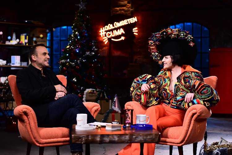 Gülümseten Cumadan erken yılbaşı gösterisi