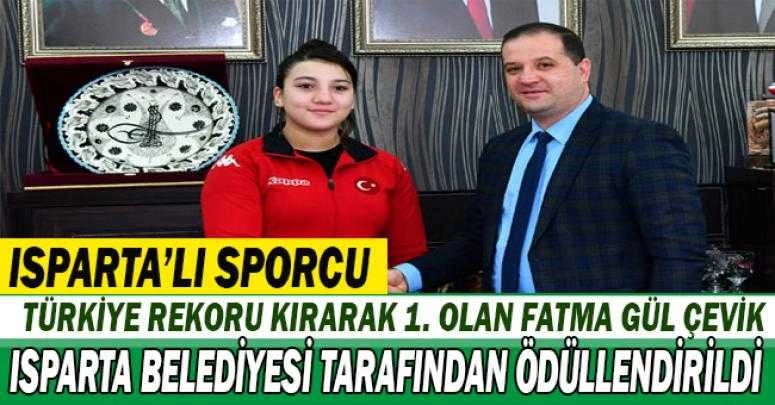 Türkiye Rekoru Kırarak 1. Olan Fatma Gül Çevik Isparta Belediyesi Tarafından Ödüllendirildi