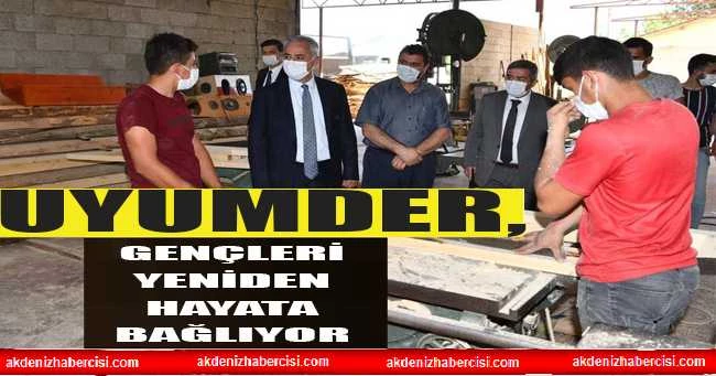 UYUMDER, GENÇLERİ YENİDEN HAYATA BAĞLIYOR